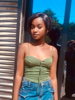 Profil de Samirah, une femme célibataire de 21 ans à Antsiranantsara