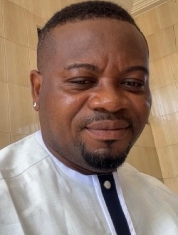 Profil de Tino, un homme célibataire de 47 ans à Abidjan
