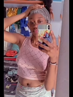 Profil de Danielle, une femme célibataire de 18 ans à Yaoundé