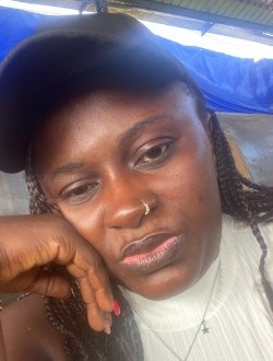 Profil de Larissa, une femme célibataire de 37 ans à Douala