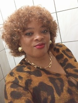 Profil de Brenda, une femme célibataire de 37 ans à Botoudé