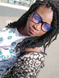 Profil de Stellane, une femme célibataire de 30 ans à Saint-Paul-en-Jarez