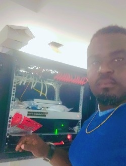 Profil de Landry, un homme célibataire de 39 ans à Abidjan