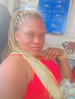 Profil de Jeannette, une femme célibataire de 35 ans à Abomey-Calavi