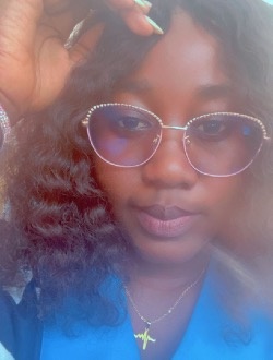 Profil de Synthia, une femme célibataire de 28 ans à Abidjan
