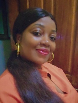 Profil de Adélaïde, une femme célibataire de 45 ans à Yaoundé