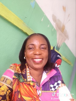 Profil de Yannick, une femme célibataire de 50 ans à Alen-Abanga
