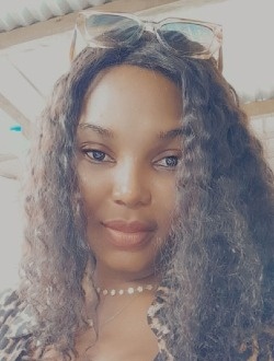 Profil de Brunelle Diana, une femme célibataire de 40 ans à Abelago