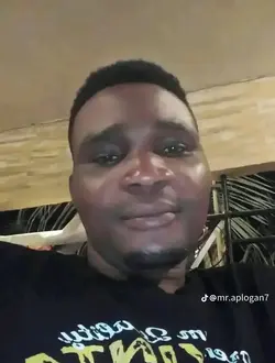 Profil de Blaise, un homme célibataire de 33 ans à Cotonou