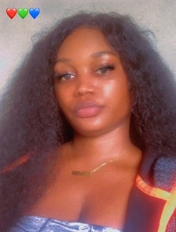 Profil de Rose, une femme célibataire de 27 ans à Libreville