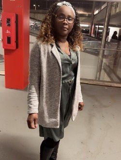 Profil de Bollo, une femme célibataire de 44 ans à Cessy