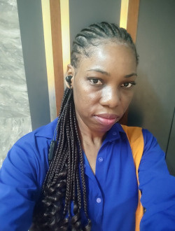Profil de Prisca, une femme célibataire de 34 ans à Libreville