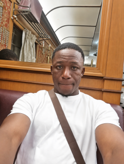 Profil de Enno, un homme célibataire de 28 ans à Lomé
