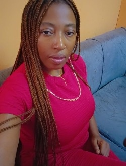 Profil de Justine, une femme célibataire de 36 ans à Bebala-Tamanti