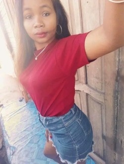 Profil de Phanelah, une femme célibataire de 28 ans à Toamasina