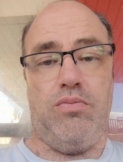 Profil de Yann, un homme célibataire de 45 ans à Lille