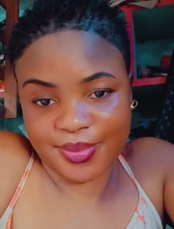 Profil de Stella, une femme célibataire de 28 ans à Yaoundé