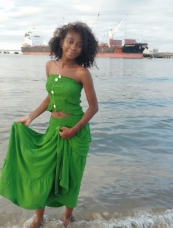 Profil de Dicha, une femme célibataire de 21 ans à Toamasina