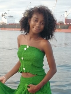 Profil de Dicha, une femme célibataire de 21 ans à Toamasina