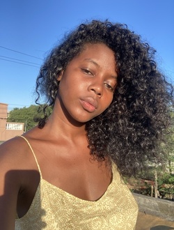 Profil de Laurie, une femme célibataire de 23 ans à Toamasina