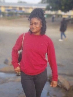 Profil de Lucie, une femme célibataire de 25 ans à Yaoundé