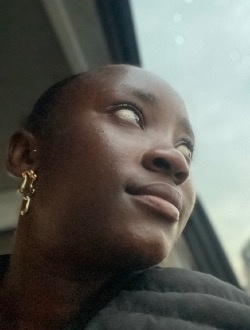 Profil de Grace, une femme célibataire de 22 ans à Libreville