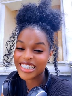 Profil de Jamila, une femme célibataire de 24 ans à Yaoundé