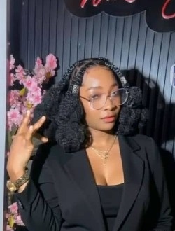Profil de Ariane, une femme célibataire de 35 ans à Abomey-Calavi