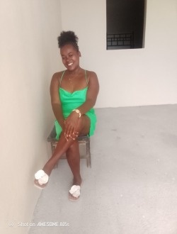 Profil de Hortense, une femme célibataire de 32 ans à Antalaha