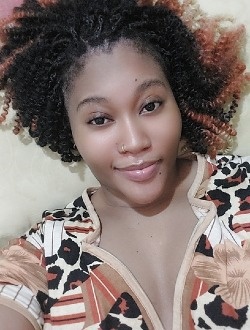 Profil de Françoise, une femme célibataire de 30 ans à Abomey-Calavi
