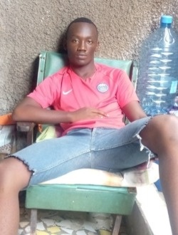 Profil de Eric, un homme célibataire de 21 ans à A.V.P. Ndolo