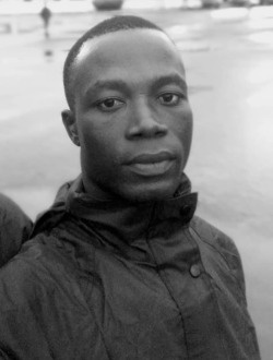Profil de Yves, un homme célibataire de 34 ans à Lomé