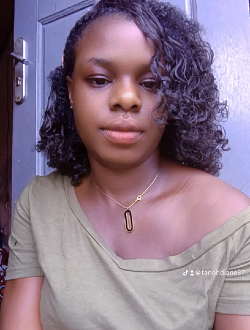 Profil de Diane, une femme célibataire de 26 ans à Abidjan