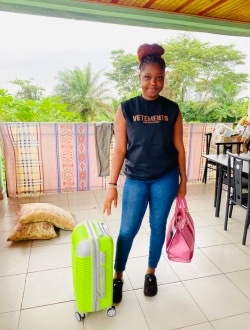 Profil de Gaëlle, une femme célibataire de 25 ans à Yaoundé