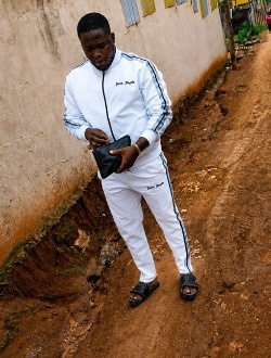 Profil de Ivan, un homme célibataire de 27 ans à Yaoundé