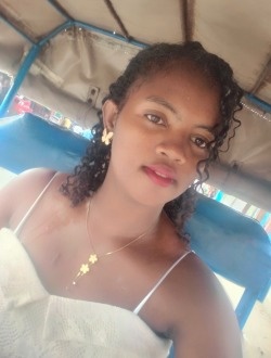Profil de Christiana, une femme célibataire de 23 ans à Aharana