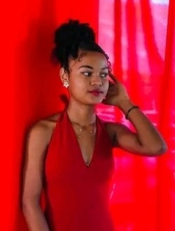 Profil de Marusca, une femme célibataire de 21 ans à Sambava