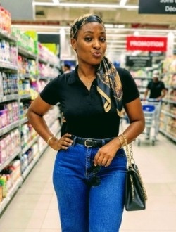 Profil de Fayolle, une femme célibataire de 28 ans à Douala