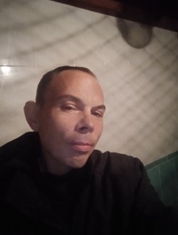 Profil de James, un homme célibataire de 39 ans à Saint-Maigrin