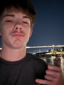 Profil de Wyatt, un homme célibataire de 19 ans à Tulsa