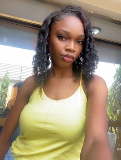 Profil de Sifa, une femme célibataire de 22 ans à Kinshasa