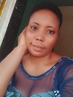 Profil de Luna, une femme célibataire de 32 ans à 4th Arrondissement of Porto-Novo
