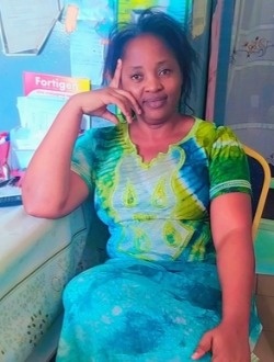 Profil de Juli, une femme célibataire de 40 ans à Yaoundé