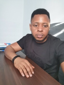 Profil de Leonel, un homme célibataire de 33 ans à Douala
