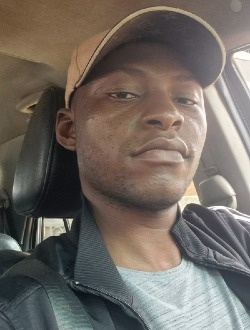 Profil de Fridolin Angelin, un homme célibataire de 29 ans à Yaoundé