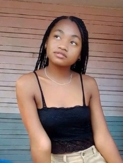 Profil de Meronda, une femme célibataire de 20 ans à Antalaha
