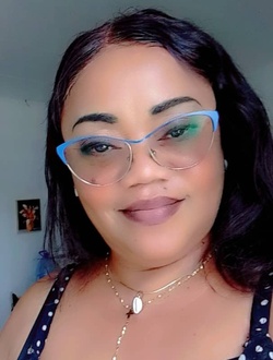 Profil de Pauline, une femme célibataire de 54 ans à Libreville