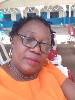 Profil de Victori, une femme célibataire de 61 ans à Douala