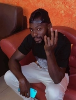 Profil de Maxime, un homme célibataire de 27 ans à Douala