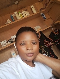 Profil de Christine, une femme célibataire de 35 ans à Akwa